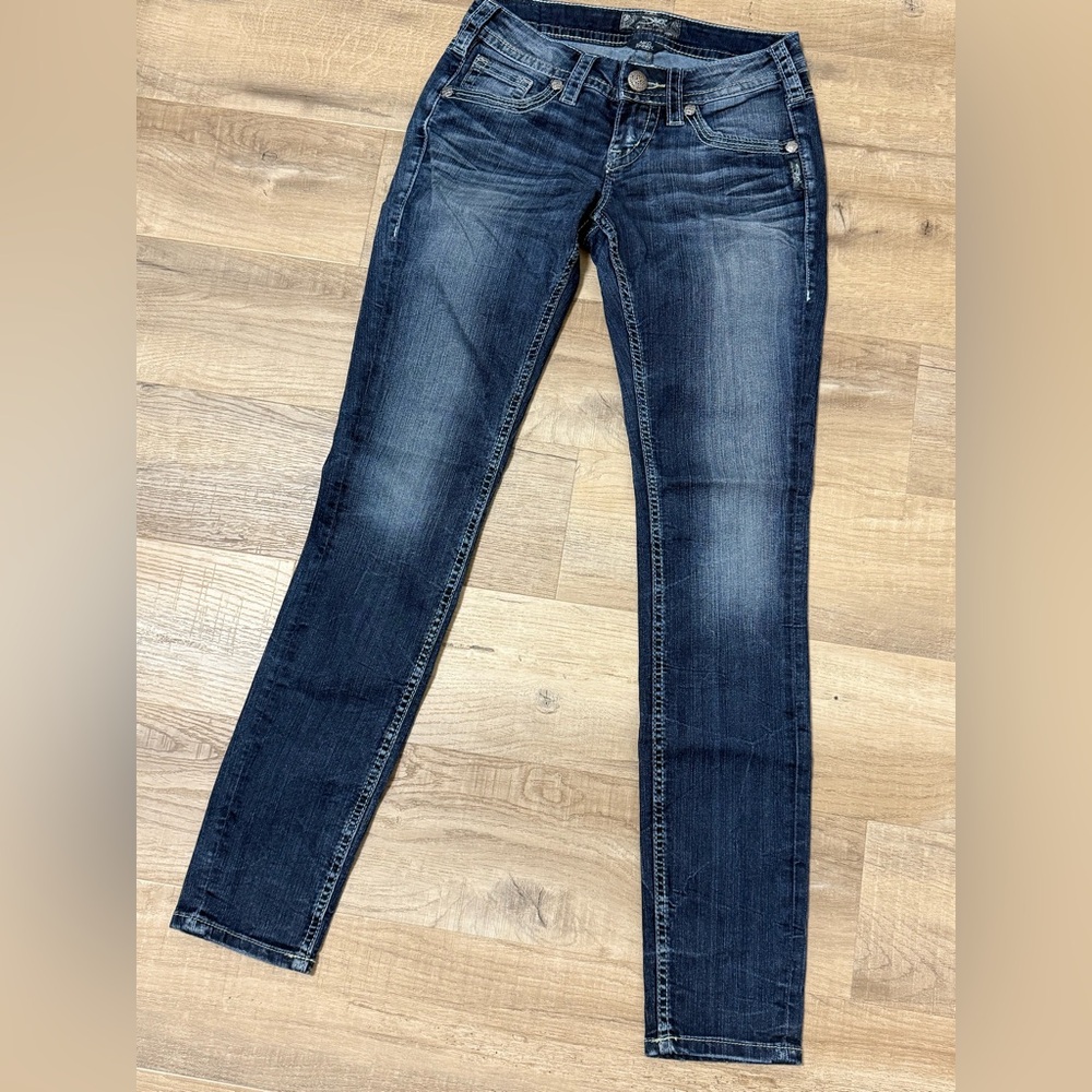 Silver brand dark wash skinny jeans